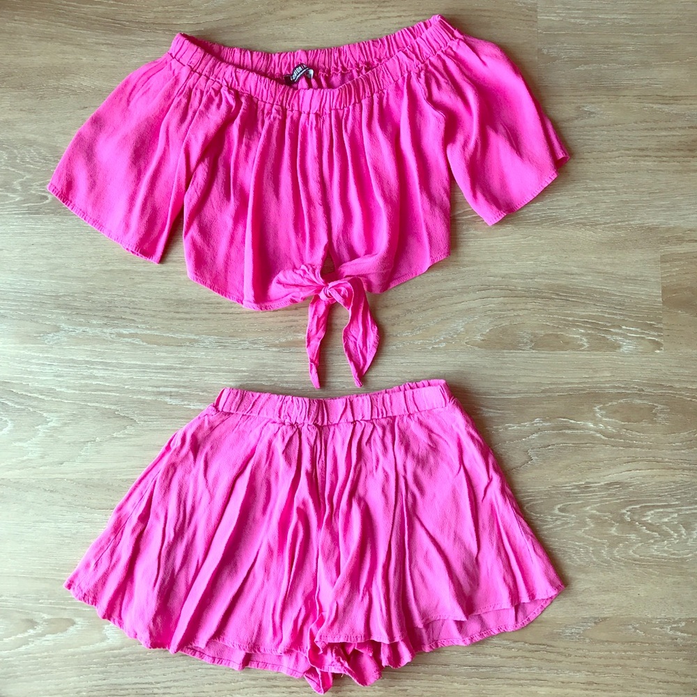 Fashion Nova fushia set